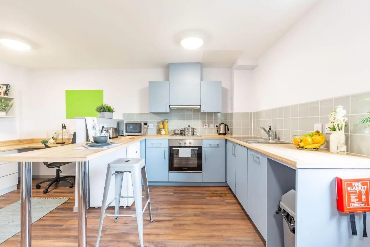 Ensuite Bedrooms With Shared Kitchen And Studios At Marshall Court In Newcastle Lägenhet Newcastle-upon-Tyne